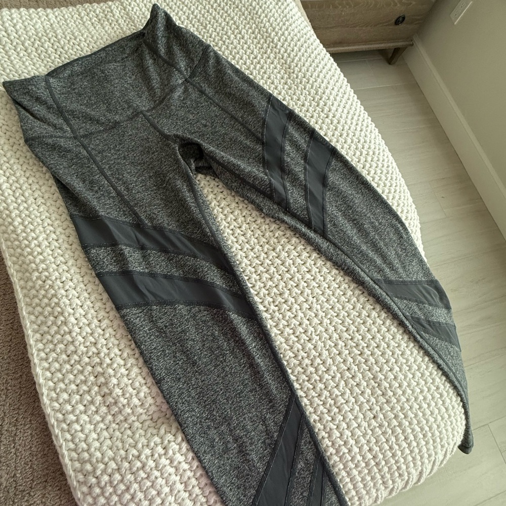 Zella Gray Leggings with Black Accents